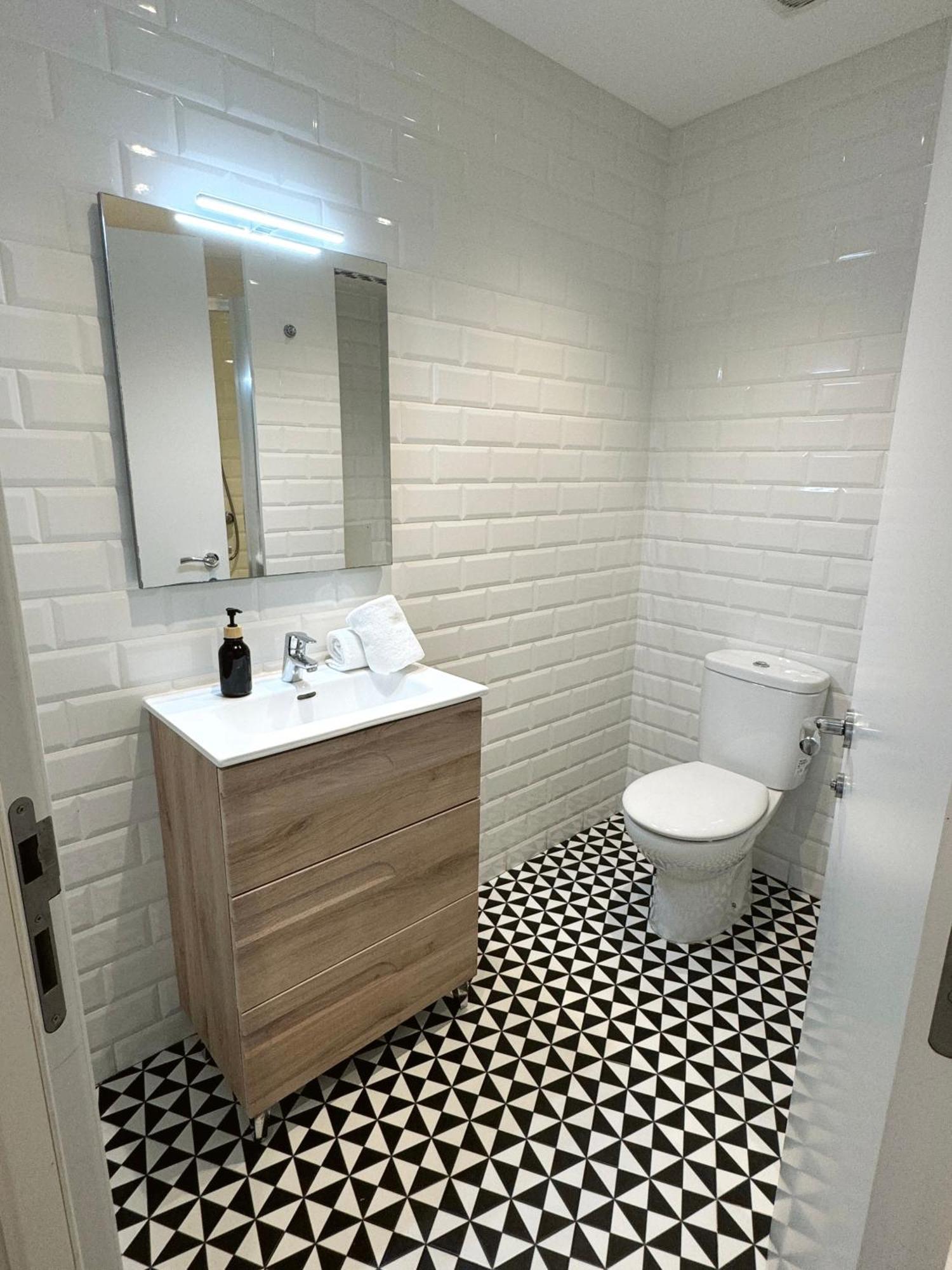 Deluxe City Centre Two Bedroom - Grand Central House Gibraltar Exterior foto