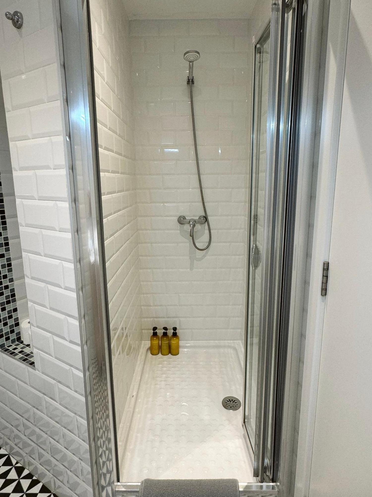Deluxe City Centre Two Bedroom - Grand Central House Gibraltar Exterior foto
