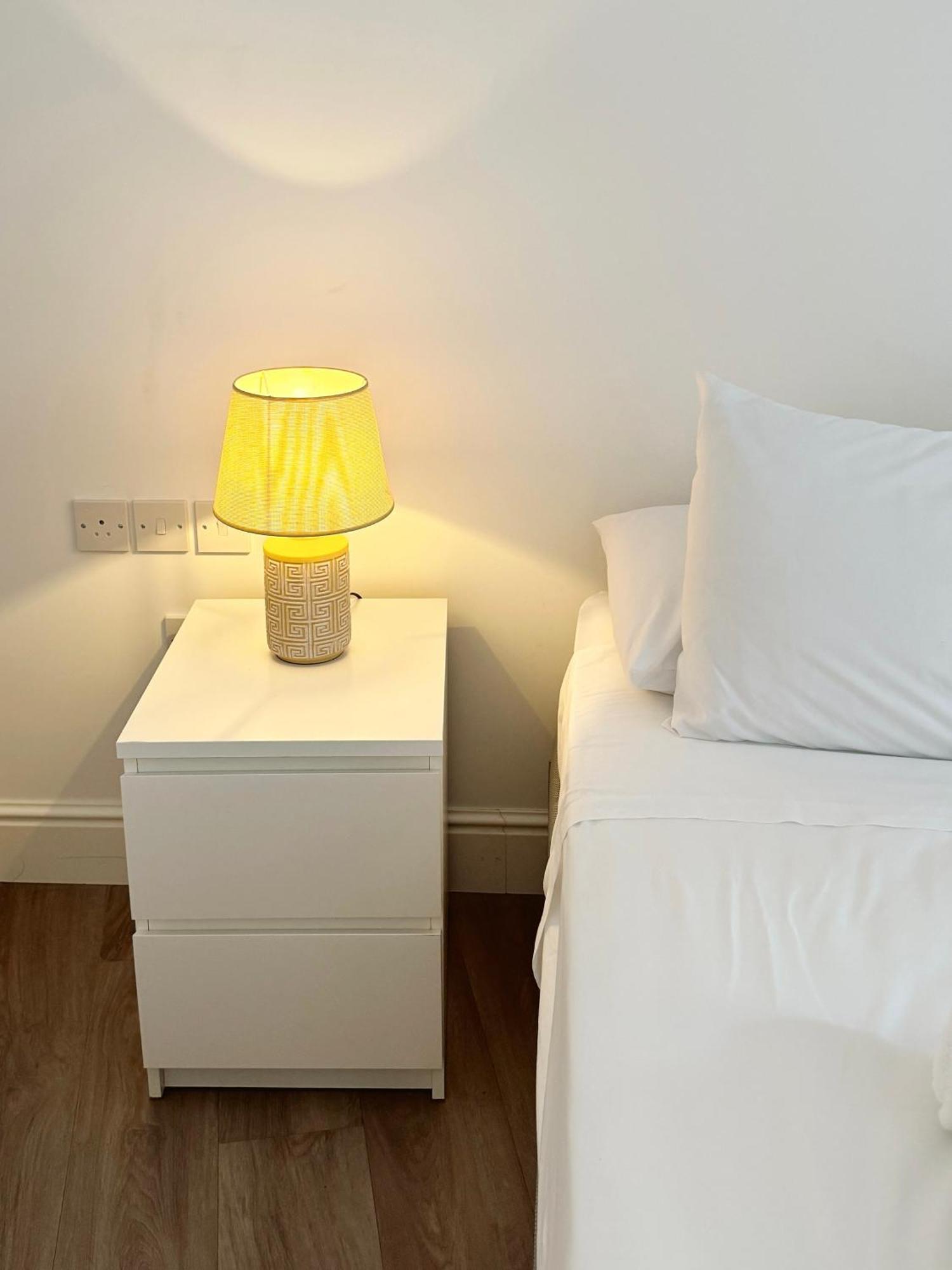Deluxe City Centre Two Bedroom - Grand Central House Gibraltar Exterior foto
